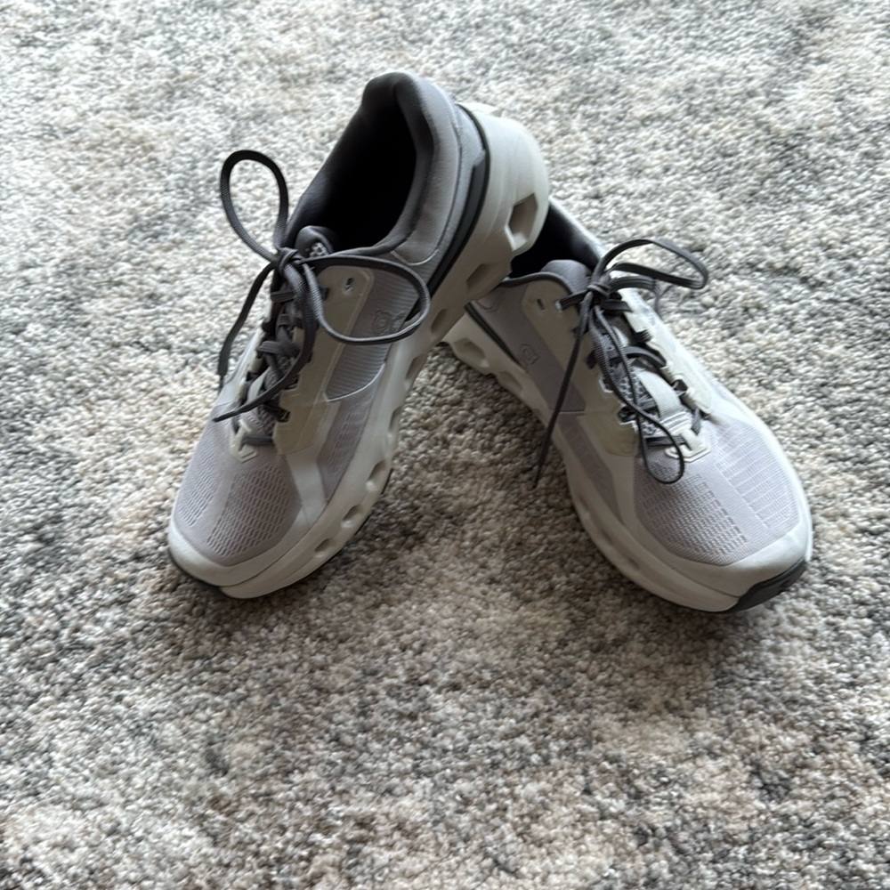 OC Cloudtec shoes excellent condition